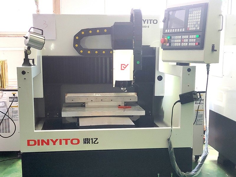 熔噴布精雕機DY600-E